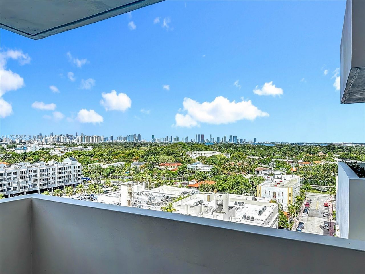 2899 Collins Ave, Unit 1218, Miami Beach, FL 33140 Photo