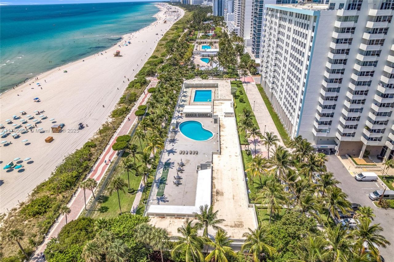 2899 Collins Ave, Unit 1218, Miami Beach, FL 33140 Photo