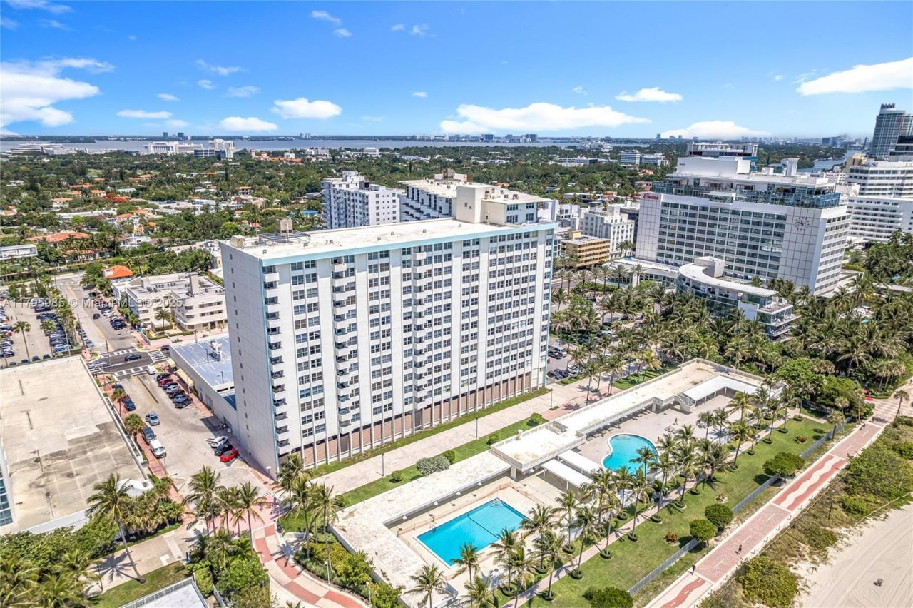 2899 Collins Ave, Unit 1218, Miami Beach, FL 33140 Photo