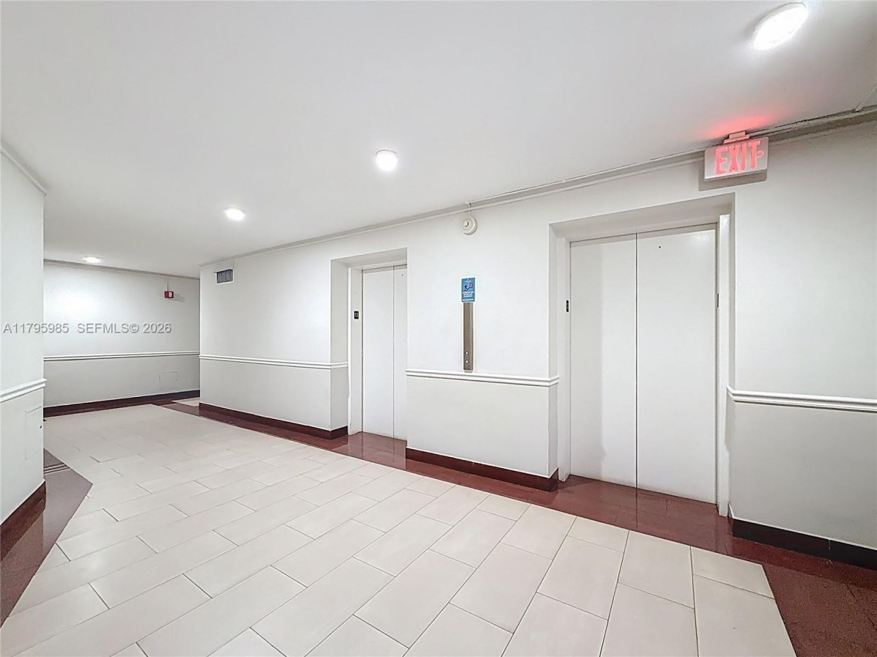2899 Collins Ave, Unit 1218, Miami Beach, FL 33140 Photo