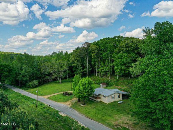 2270 State Line Road, Golden, MS 38847