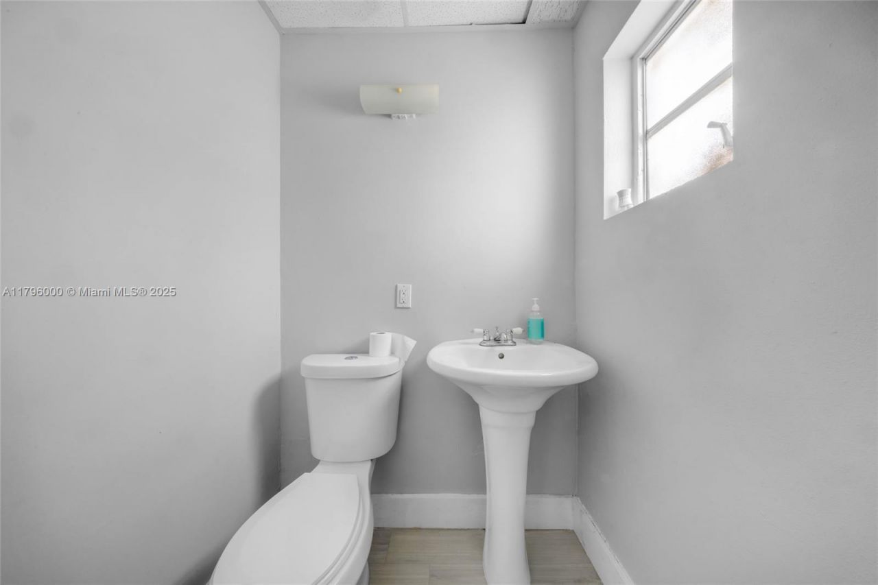 752 W Flagler St, Miami, FL 33130 Photo