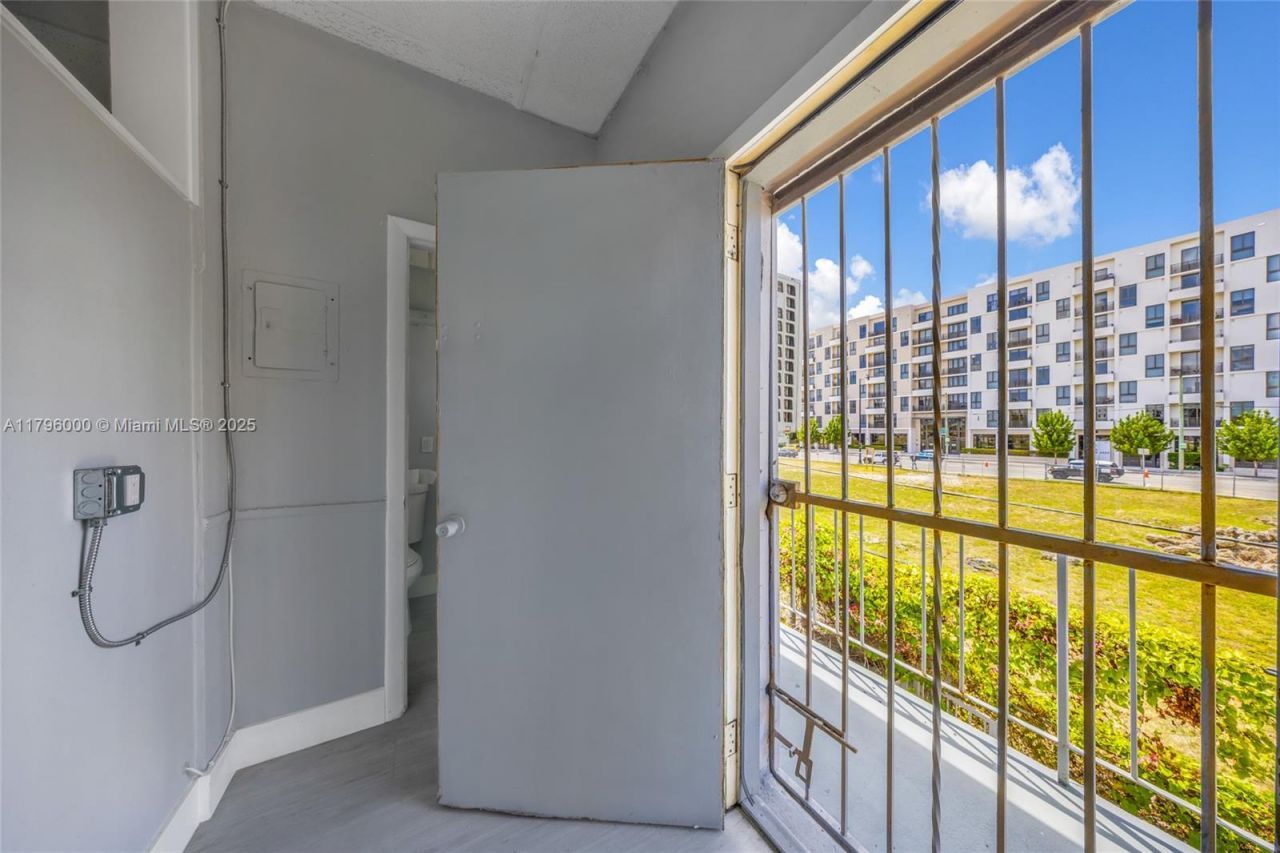 752 W Flagler St, Miami, FL 33130 Photo