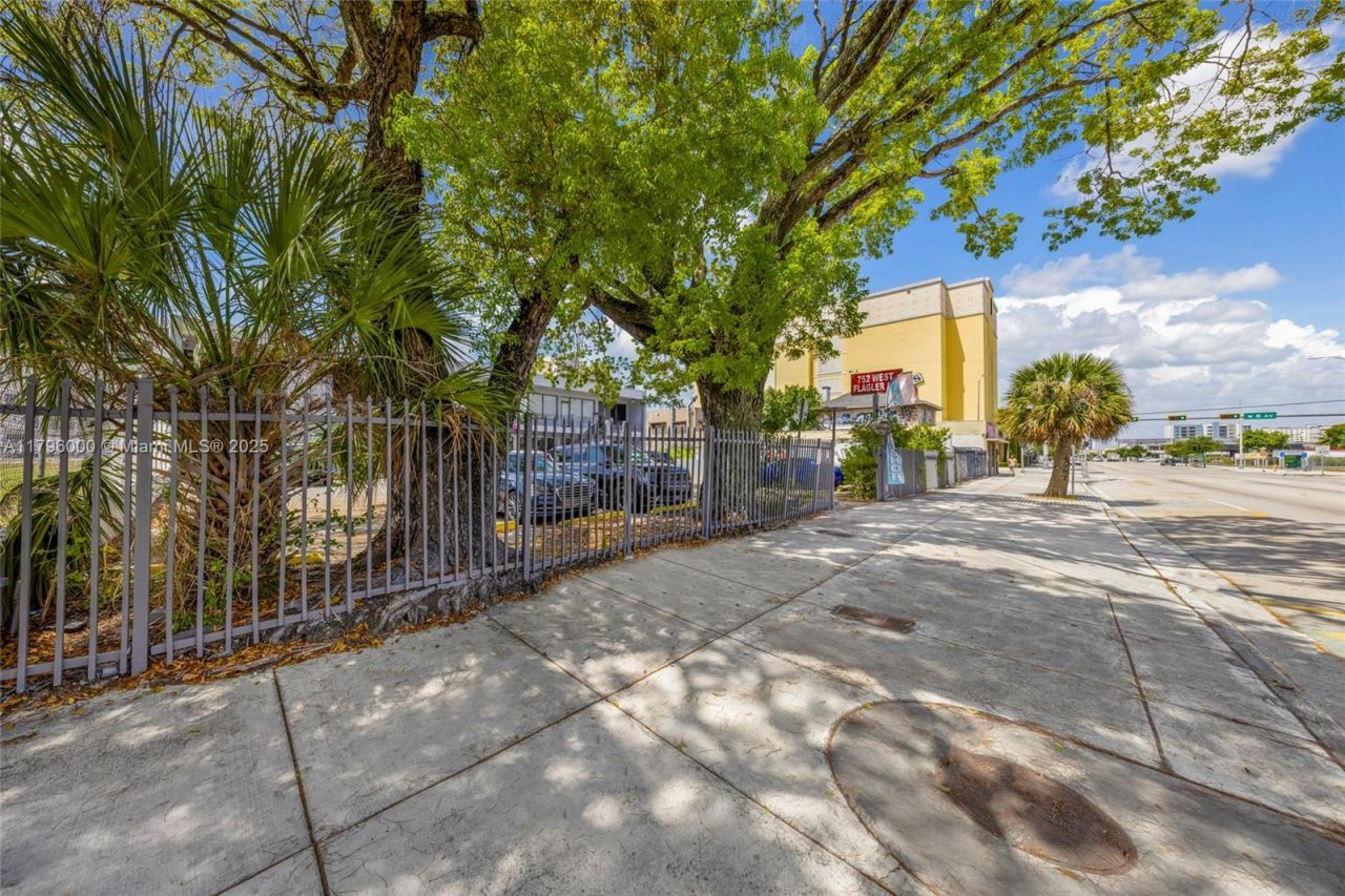 752 W Flagler St, Miami, FL 33130 Photo