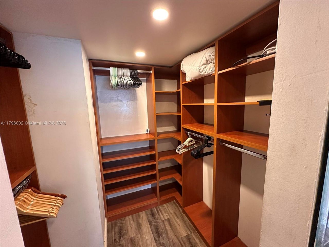 1605 Pennsylvania Ave, Unit 303, Miami Beach, FL 33139 Photo