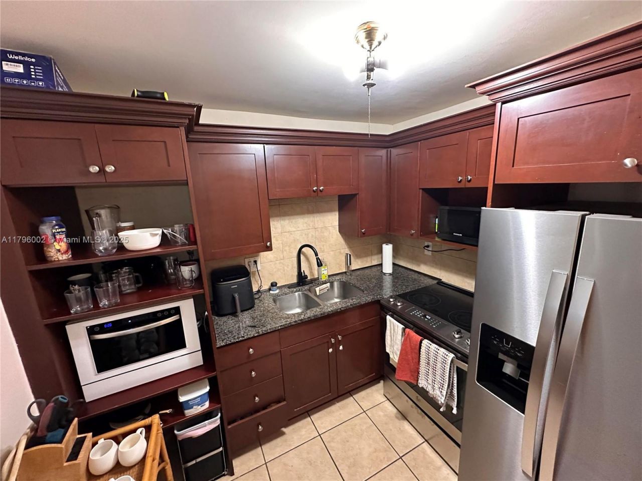 1605 Pennsylvania Ave, Unit 303, Miami Beach, FL 33139 Photo