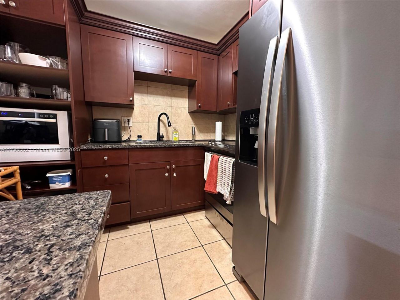 1605 Pennsylvania Ave, Unit 303, Miami Beach, FL 33139 Photo