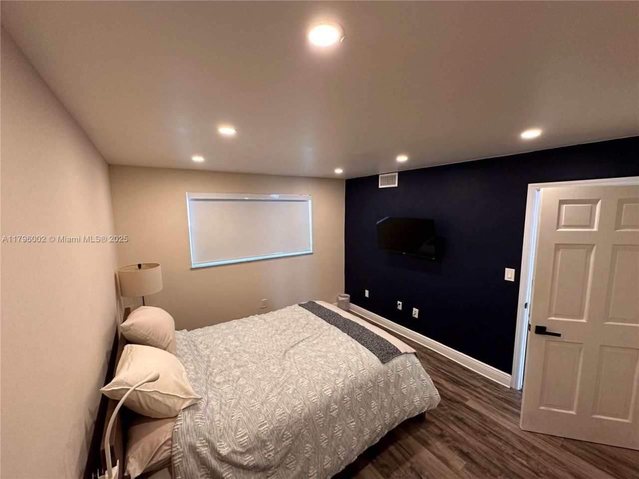 1605 Pennsylvania Ave, Unit 303, Miami Beach, FL 33139 Photo