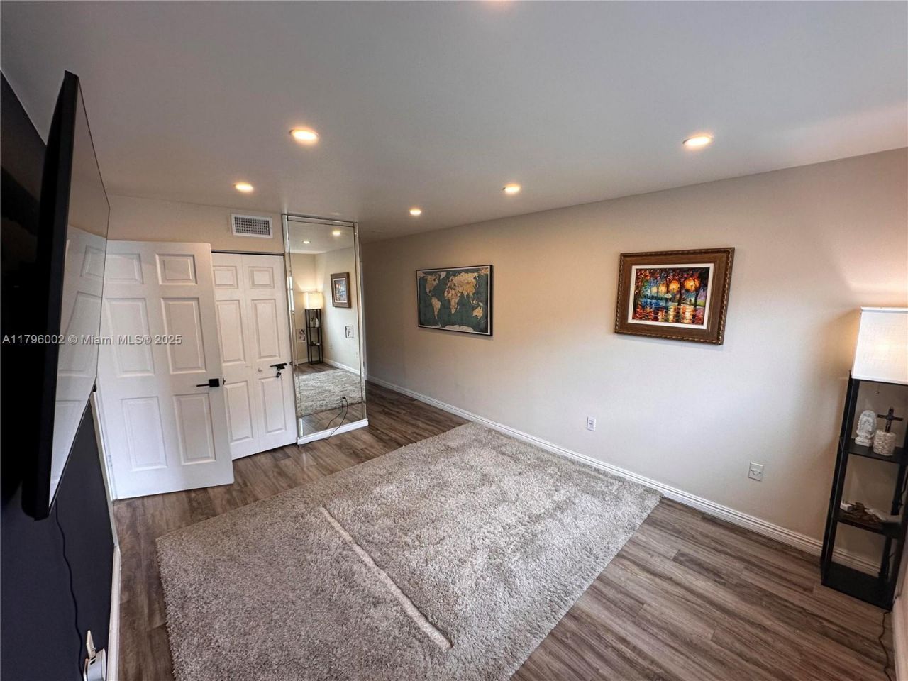 1605 Pennsylvania Ave, Unit 303, Miami Beach, FL 33139 Photo