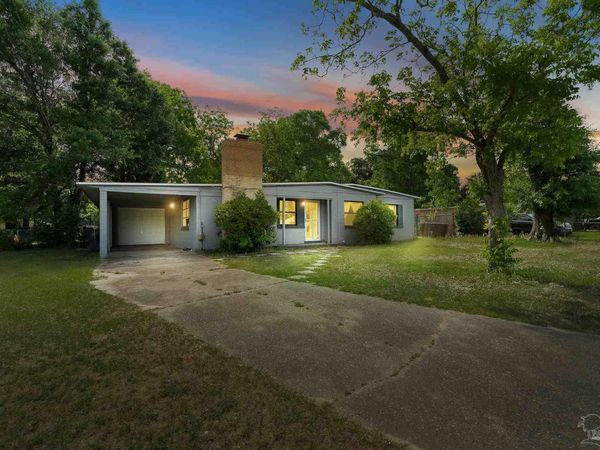 107 W Madison Dr, Pensacola, FL 32505