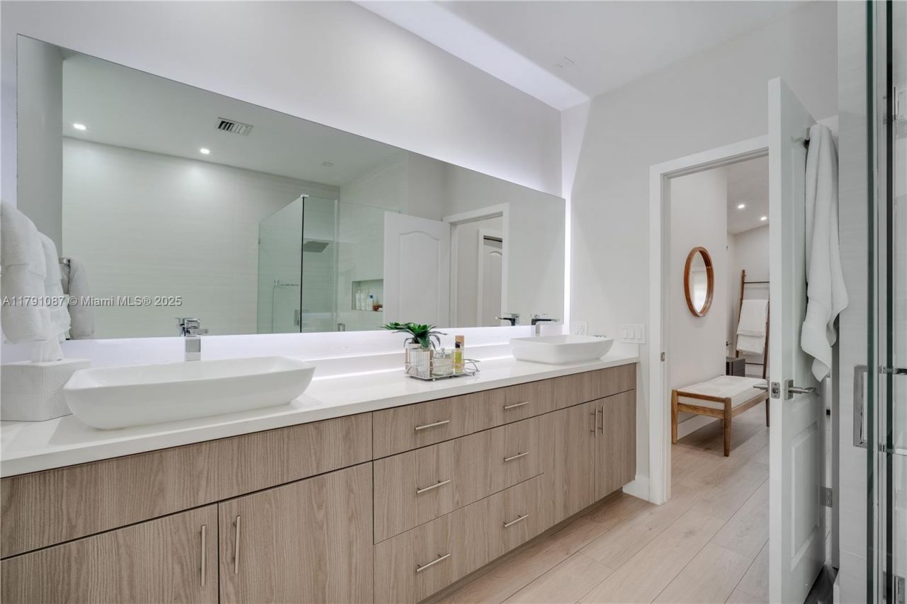 11334 NW 53rd Ln, Doral, FL 33178 Photo