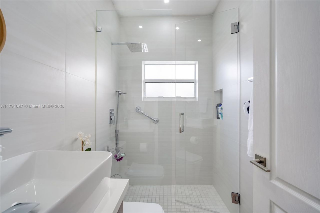 11334 NW 53rd Ln, Doral, FL 33178 Photo