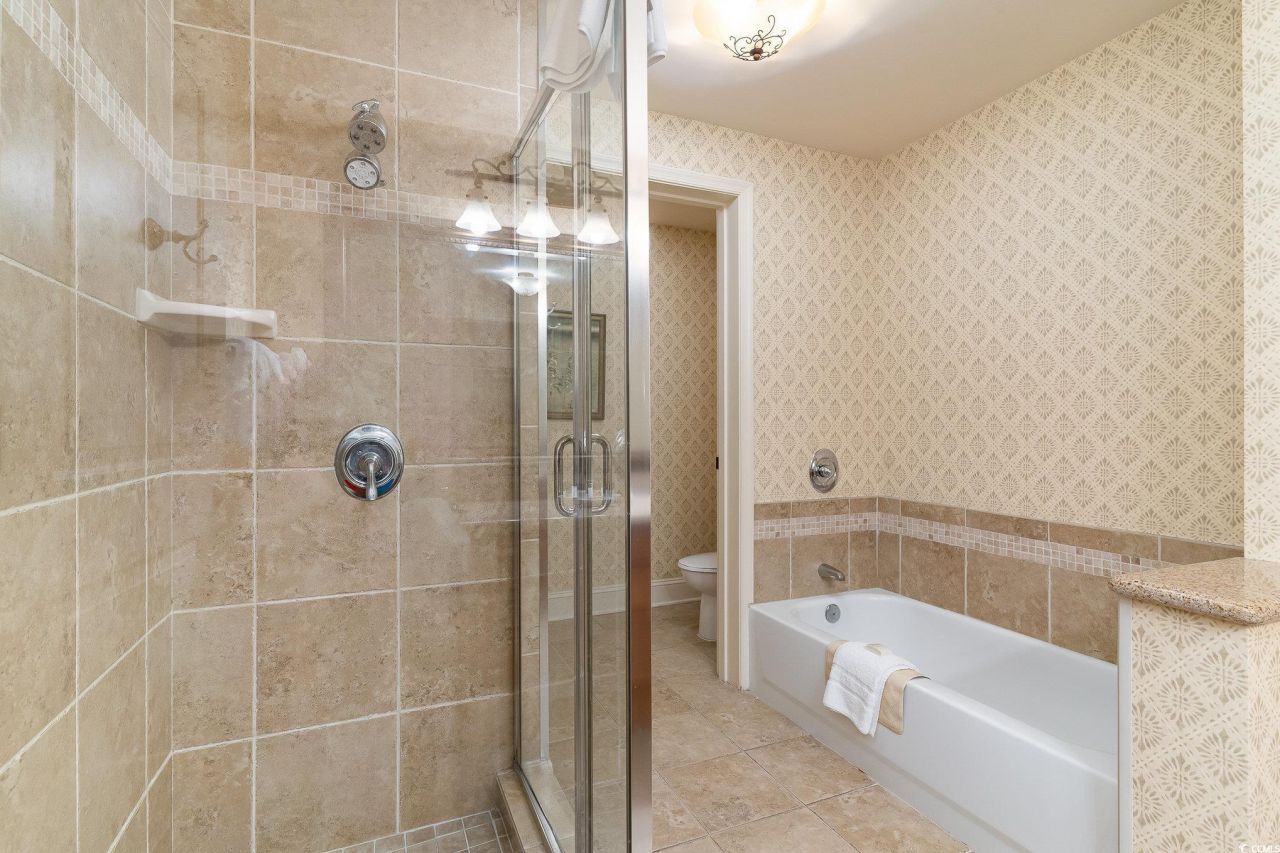 8121 Amalfi Pl. Photo 29