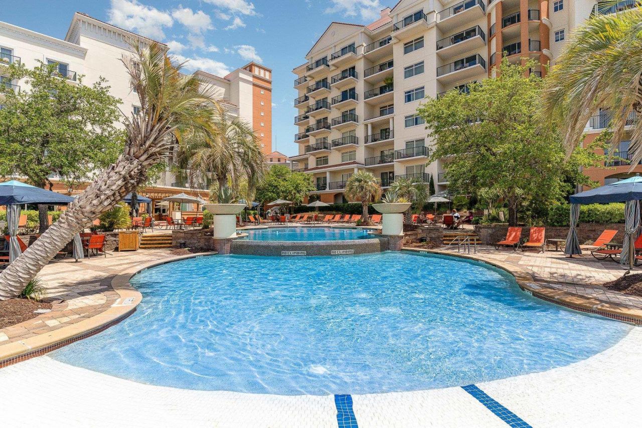 8121 Amalfi Pl. Photo 38