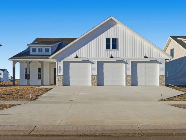 8335 61st Street S, Horace, ND 58047