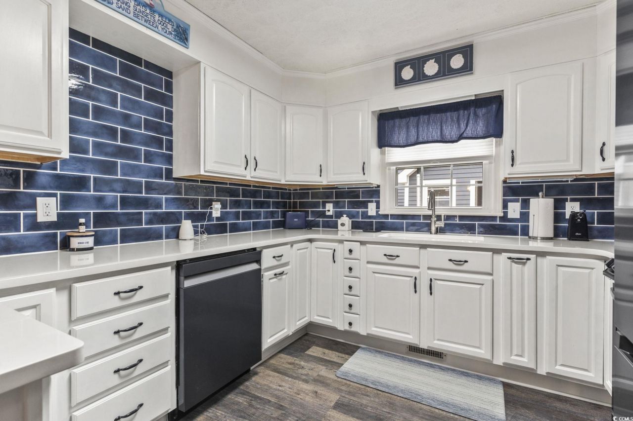 605 62nd Ave. N Photo 9