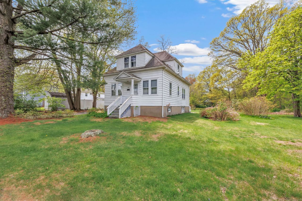 2803 Broadbridge, Stratford, CT 06614 Main Photo