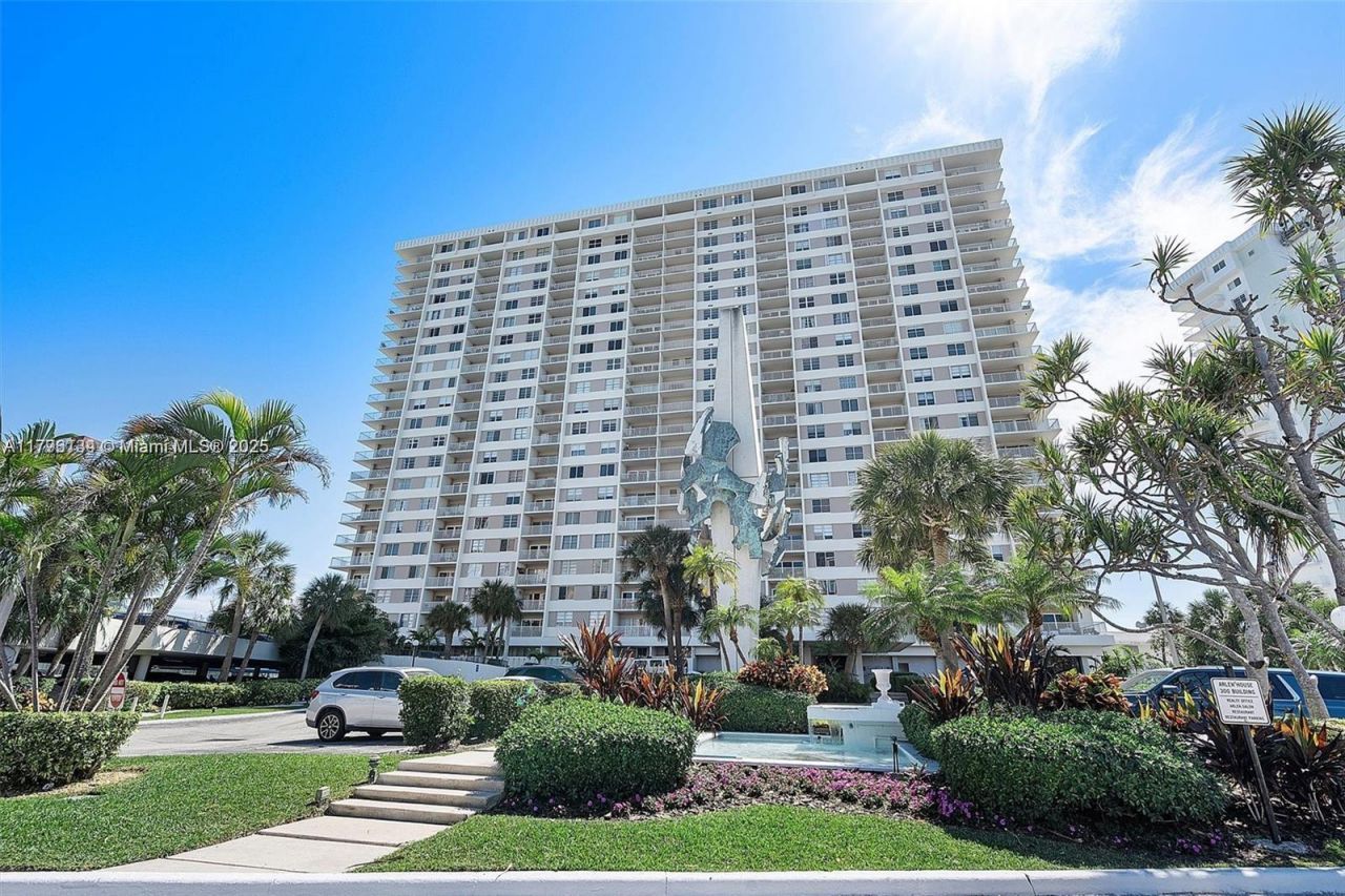 300 Bayview Dr, Unit 508, Sunny Isles Beach, FL 33160 Photo