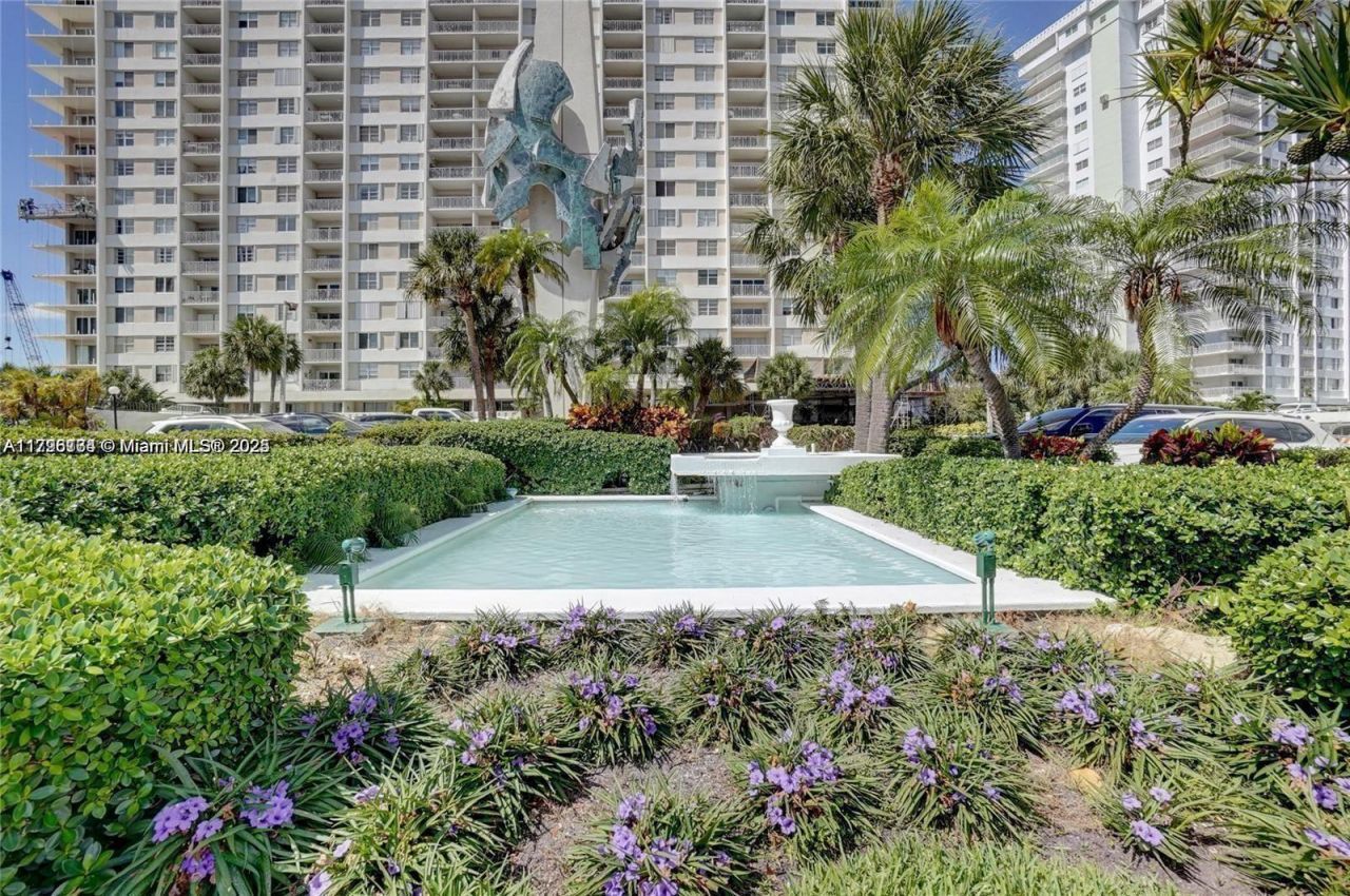 300 Bayview Dr, Unit 508, Sunny Isles Beach, FL 33160 Photo