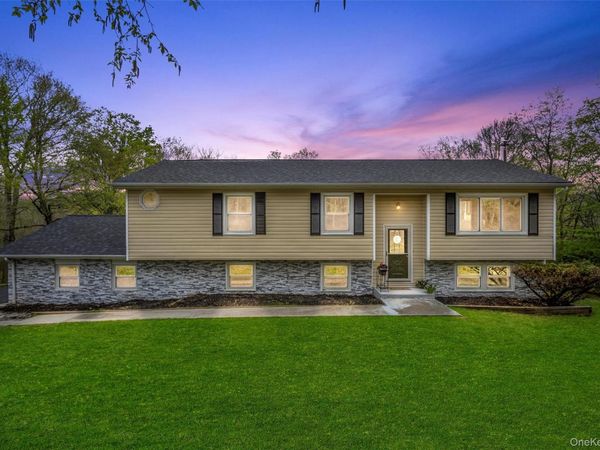 122 Susan Drive, Poughquag, NY 12570