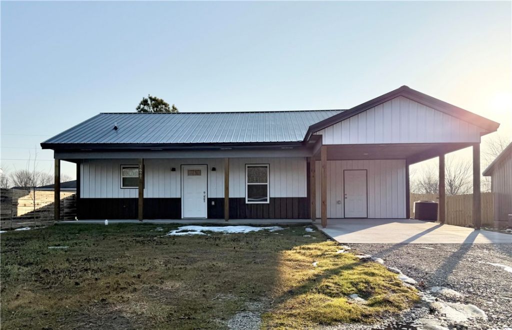 1677 S 1st Street, Westville, OK 74965 Main Photo