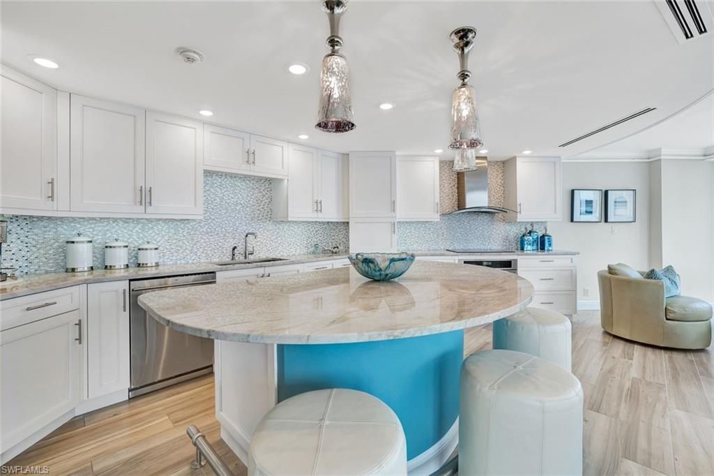 4041 Gulf Shore Blvd N, Unit 703, Naples, FL 34103 Photo