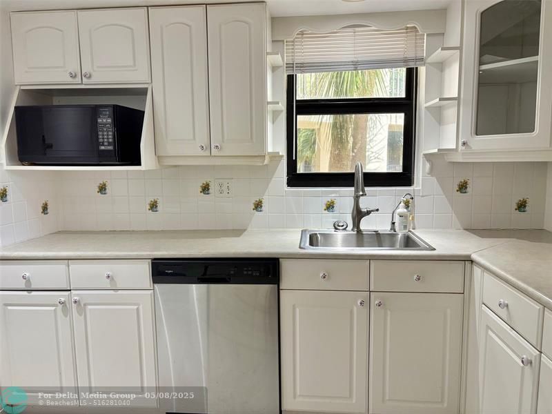 2306 S Cypress Bend Drive, Unit 319, Pompano Beach, FL 33069 Photo