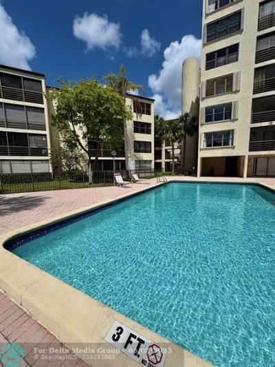 2306 S Cypress Bend Drive, Unit 319, Pompano Beach, FL 33069 Photo
