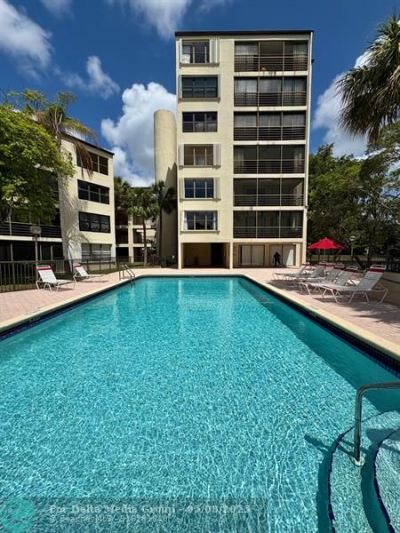 2306 S Cypress Bend Drive, Unit 319, Pompano Beach, FL 33069 Photo