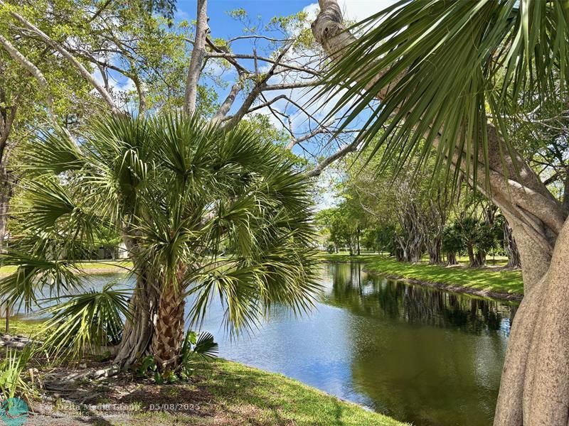 2306 S Cypress Bend Drive, Unit 319, Pompano Beach, FL 33069 Photo