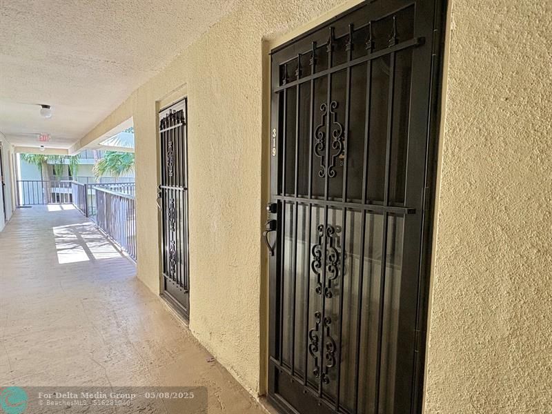 2306 S Cypress Bend Drive, Unit 319, Pompano Beach, FL 33069 Photo