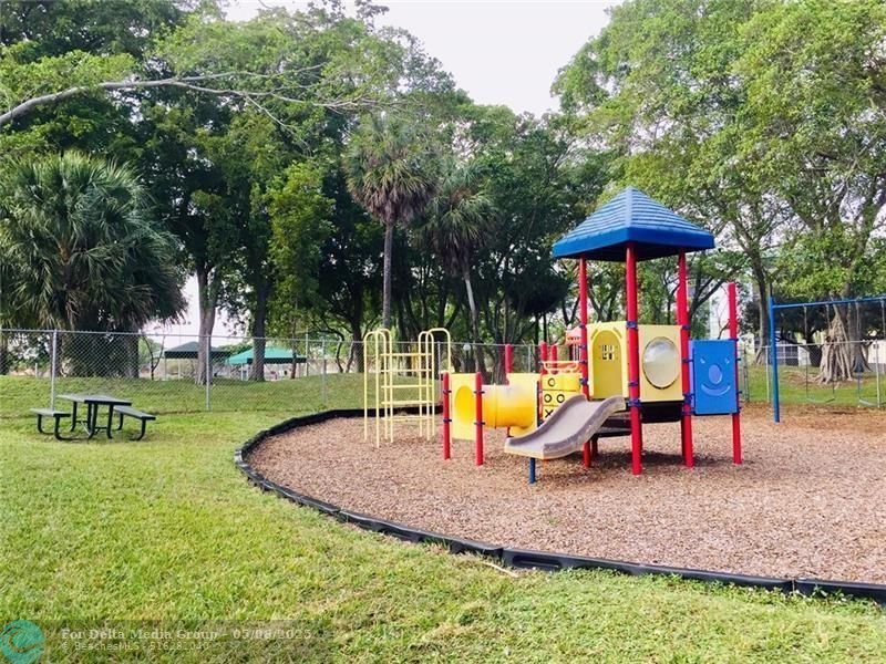 2306 S Cypress Bend Drive, Unit 319, Pompano Beach, FL 33069 Photo