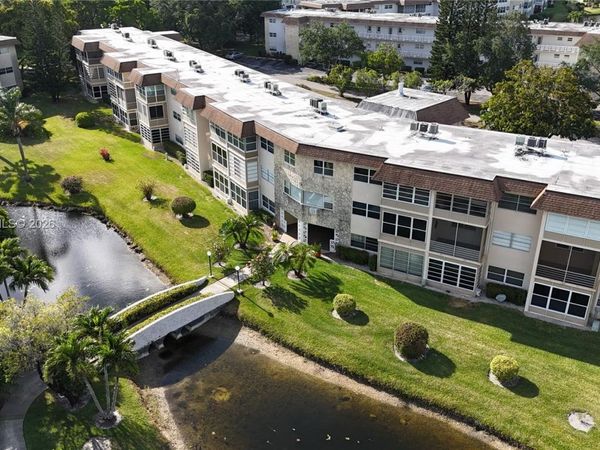 4700 NW 35th St, Unit 408, Lauderdale Lakes, FL 33319