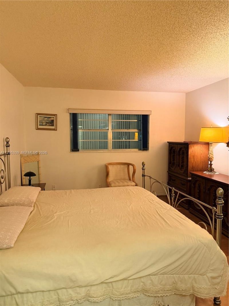 4700 NW 35th St, Unit 408, Lauderdale Lakes, FL 33319 Photo