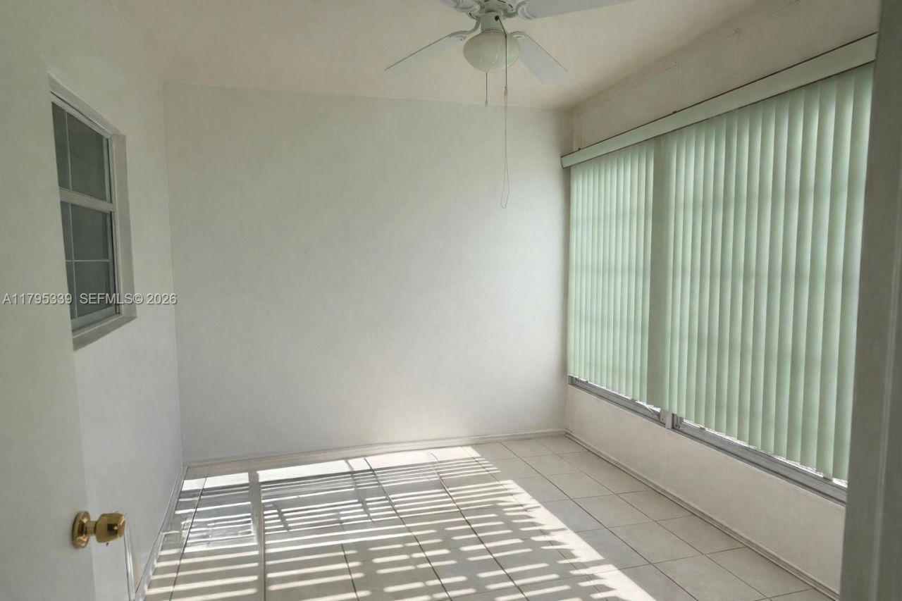 4700 NW 35th St, Unit 408, Lauderdale Lakes, FL 33319 Photo