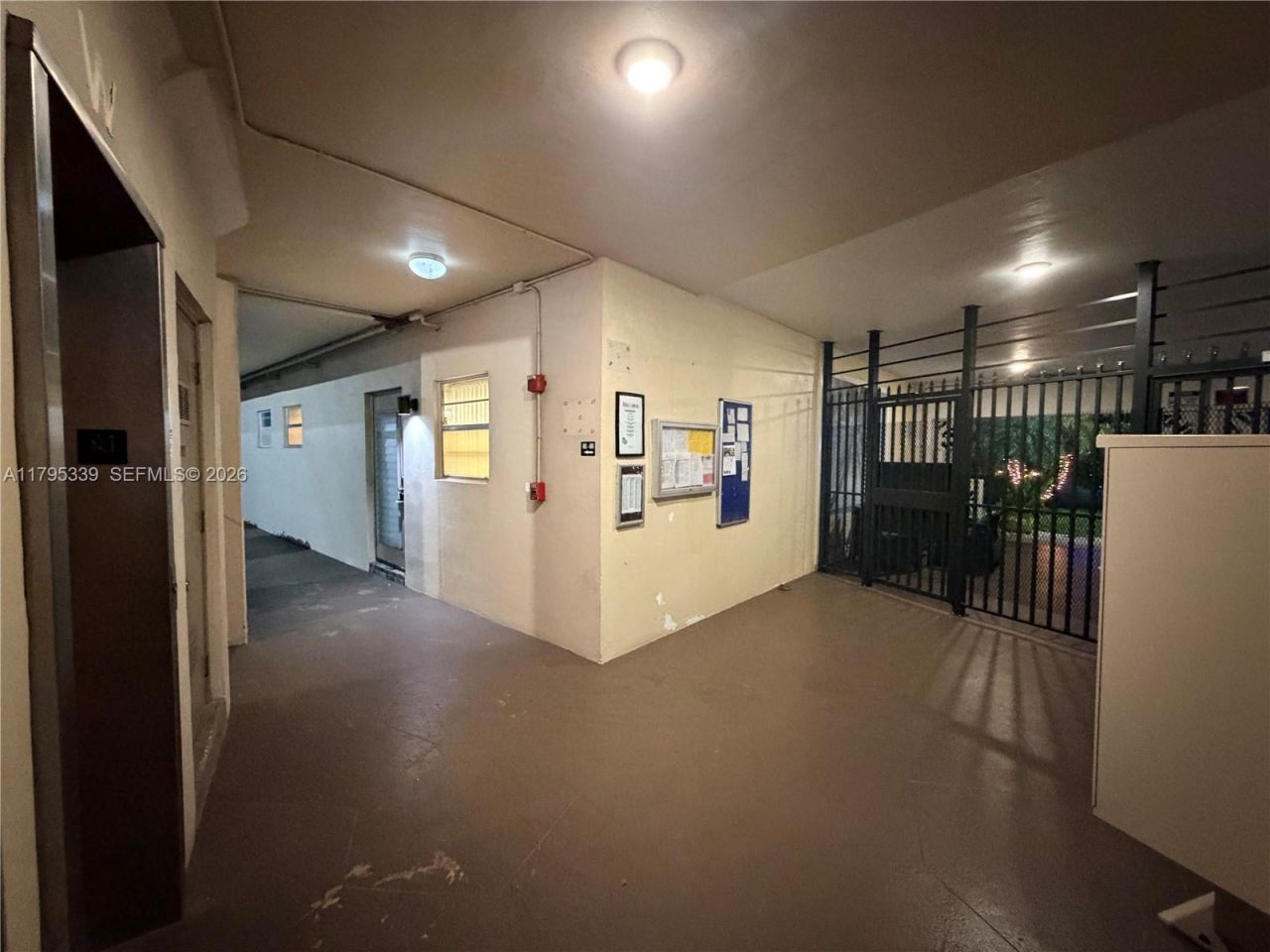 4700 NW 35th St, Unit 408, Lauderdale Lakes, FL 33319 Photo