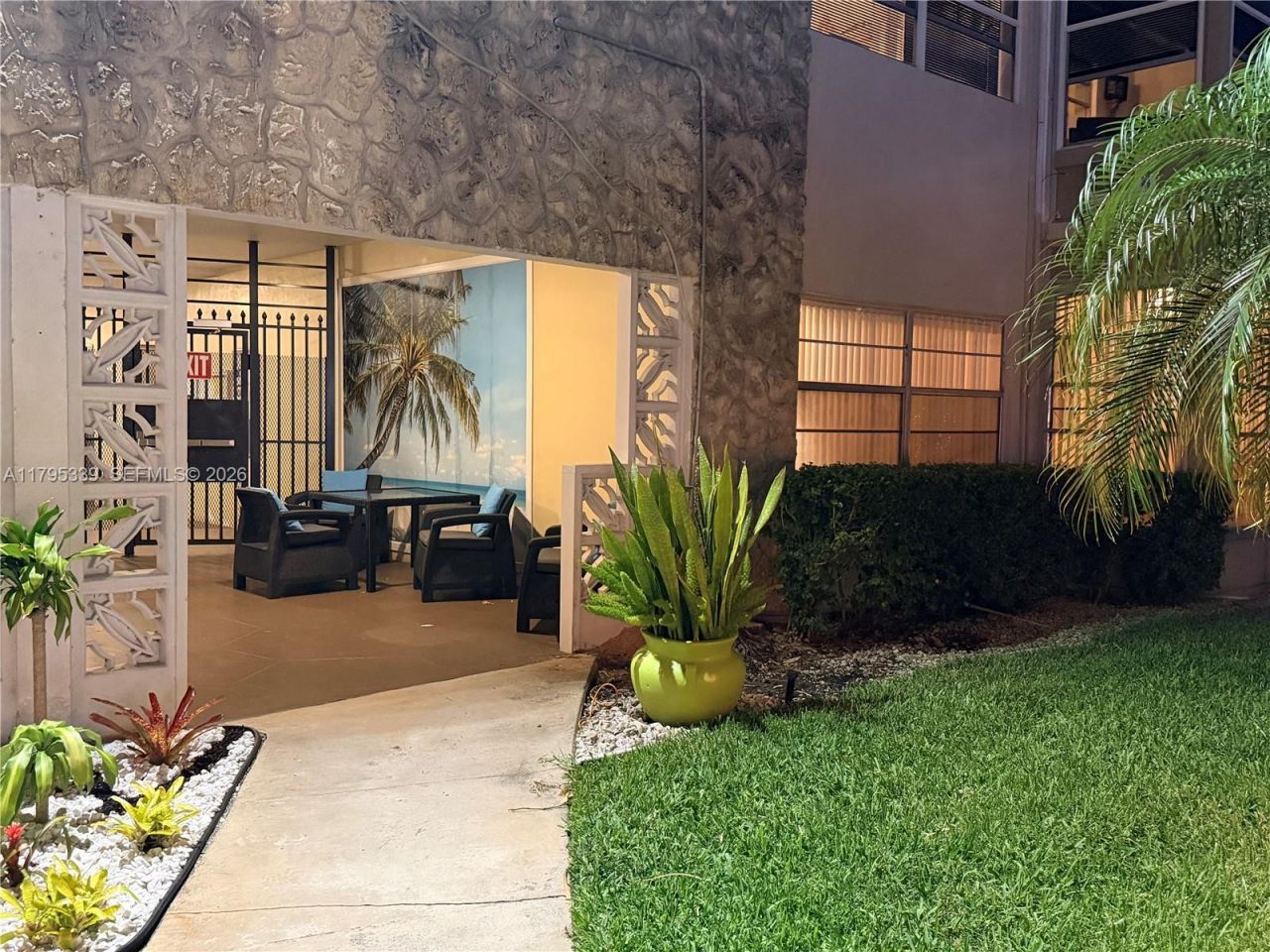 4700 NW 35th St, Unit 408, Lauderdale Lakes, FL 33319 Photo