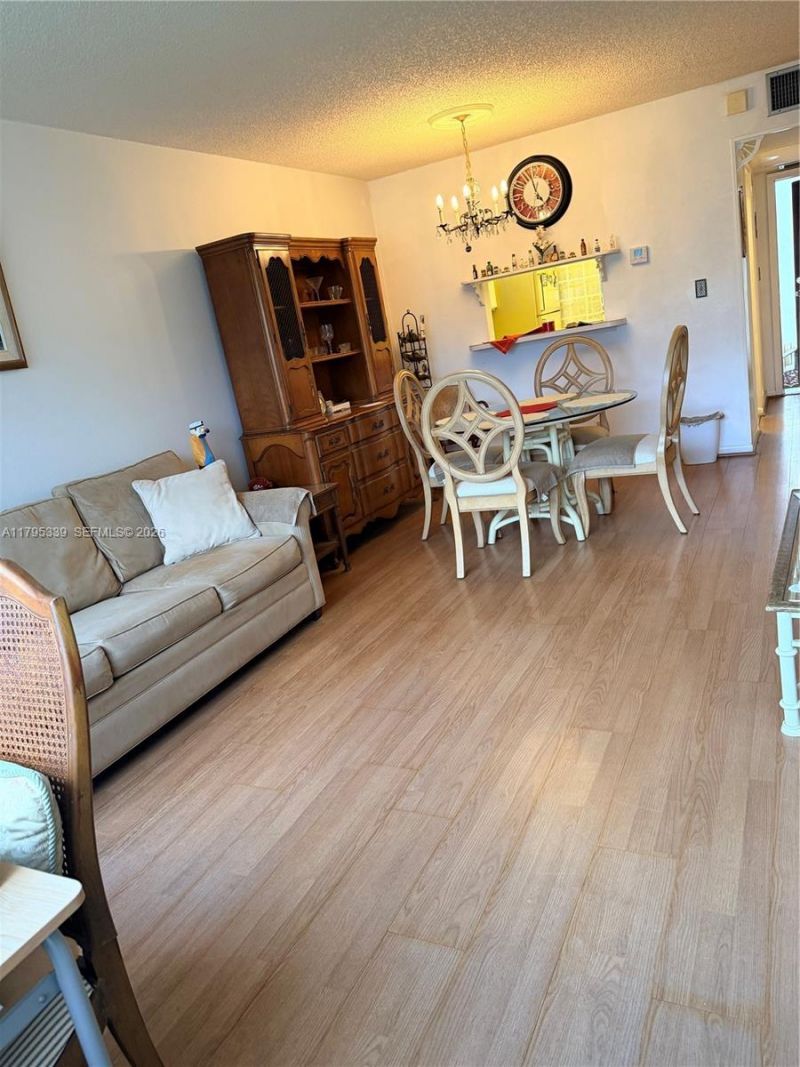 4700 NW 35th St, Unit 408, Lauderdale Lakes, FL 33319 Photo