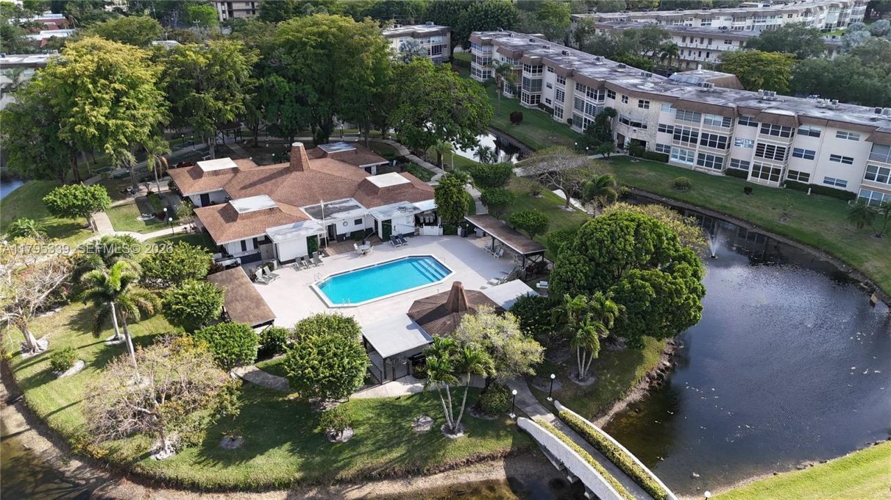 4700 NW 35th St, Unit 408, Lauderdale Lakes, FL 33319 Photo