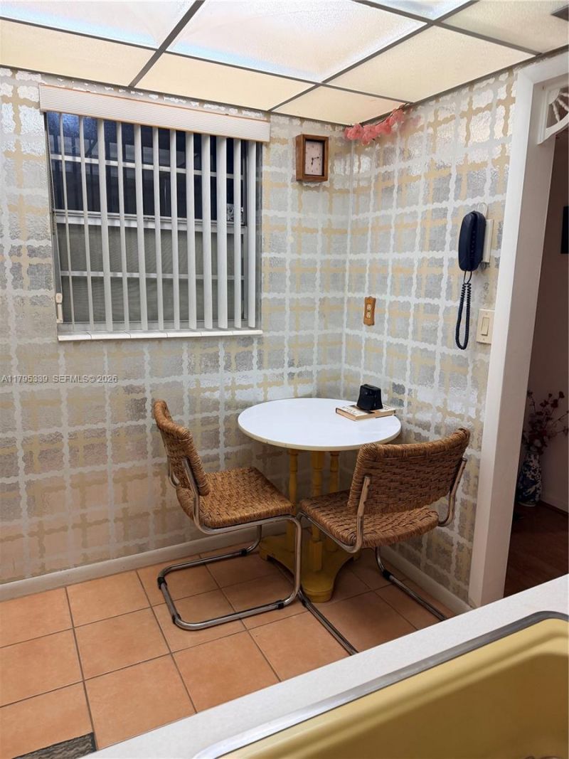 4700 NW 35th St, Unit 408, Lauderdale Lakes, FL 33319 Photo