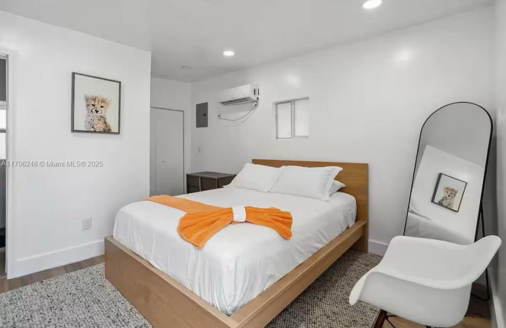 310 Oregon St, Unit 3, Hollywood, FL 33019 Photo