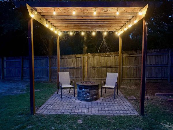 1430 Towhee Canyon Dr, Cantonment, FL 32533