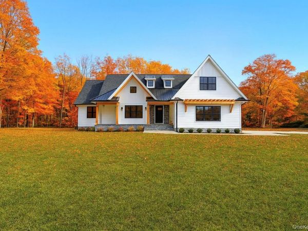 33 Lagoon Court, South Jamesport, NY 11901