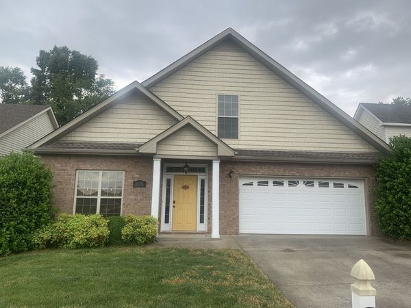 285 Turnberry Cir, Clarksville, TN 37043