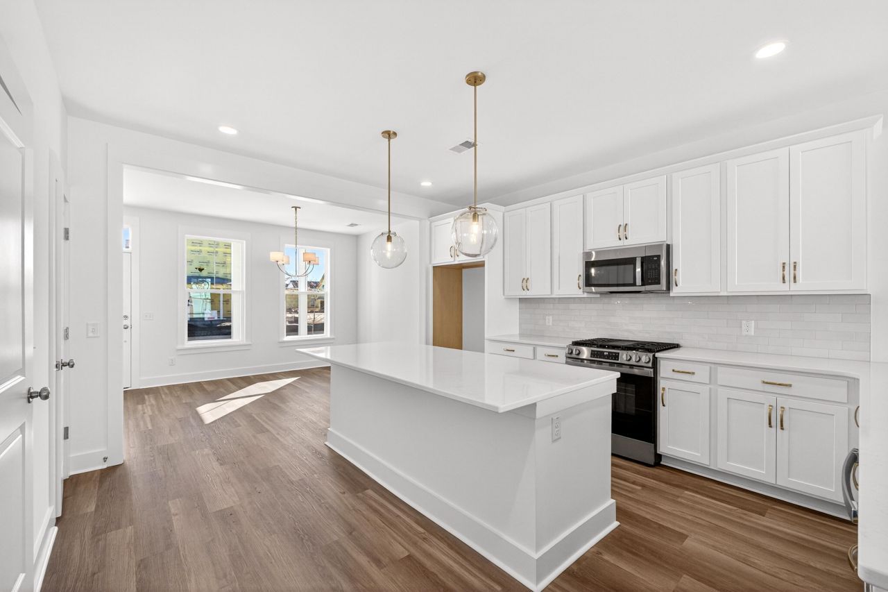 708 Rumbling Leaf Lane Photo 10