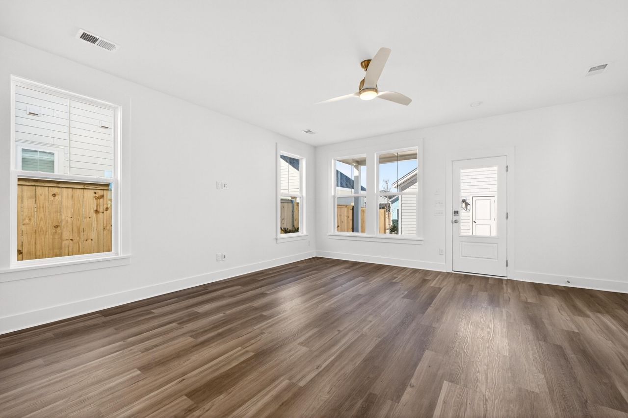 708 Rumbling Leaf Lane Photo 11