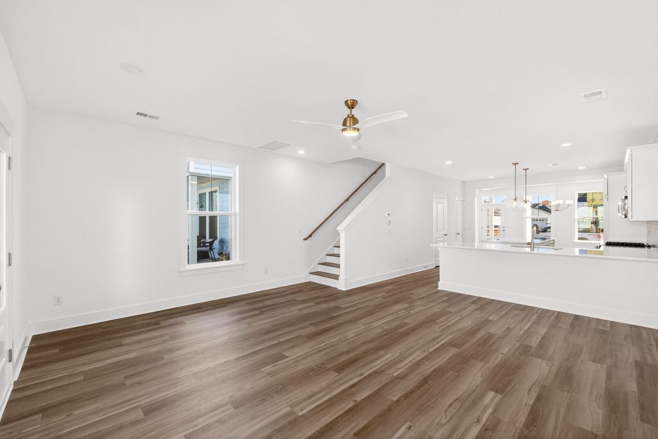 708 Rumbling Leaf Lane Photo 12