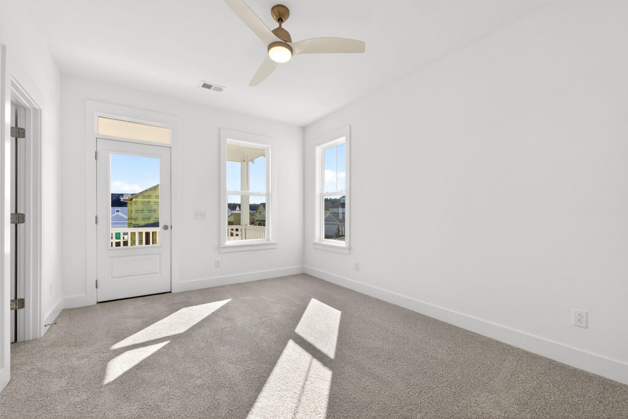 708 Rumbling Leaf Lane Photo 14