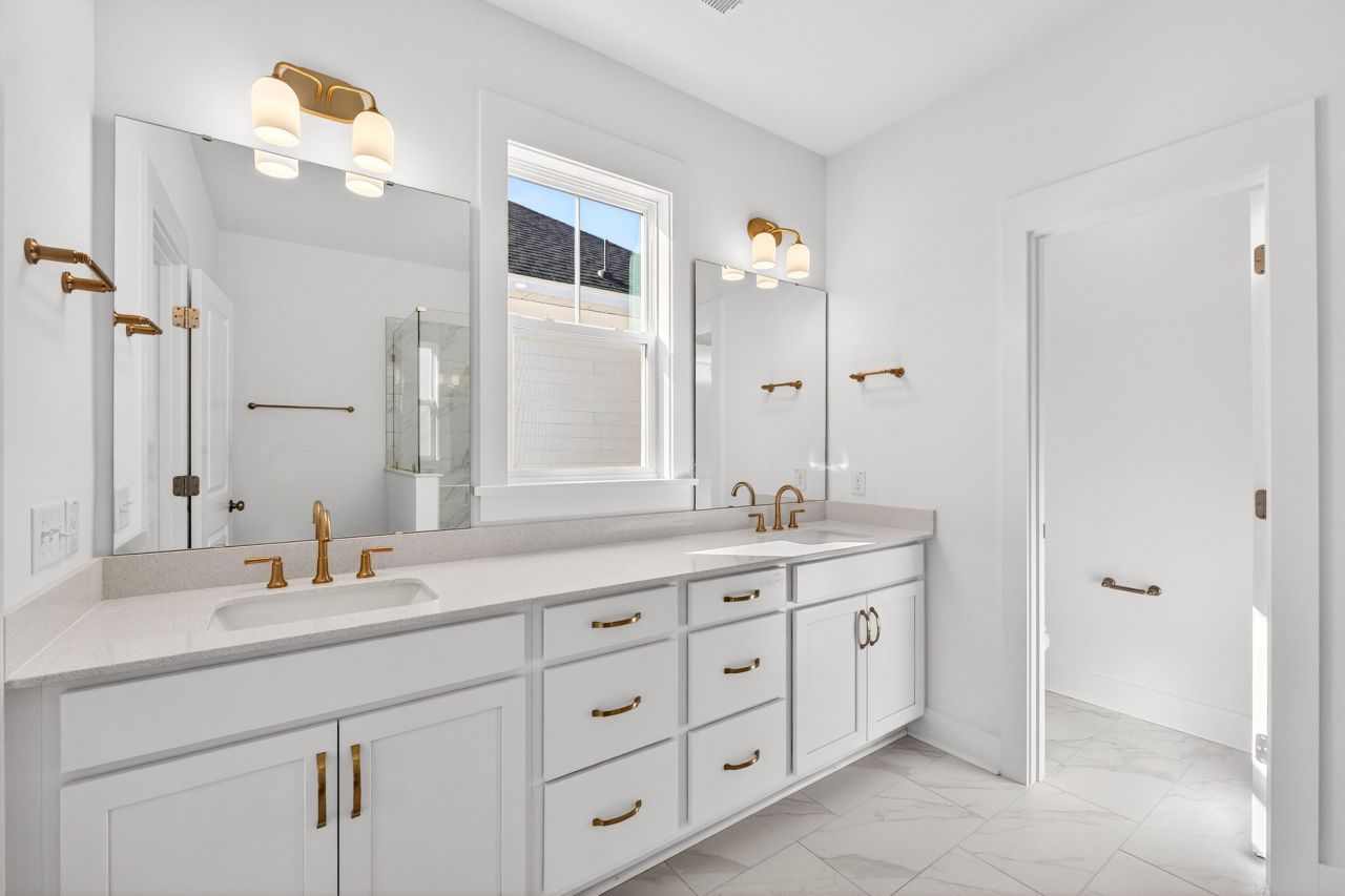 708 Rumbling Leaf Lane Photo 16