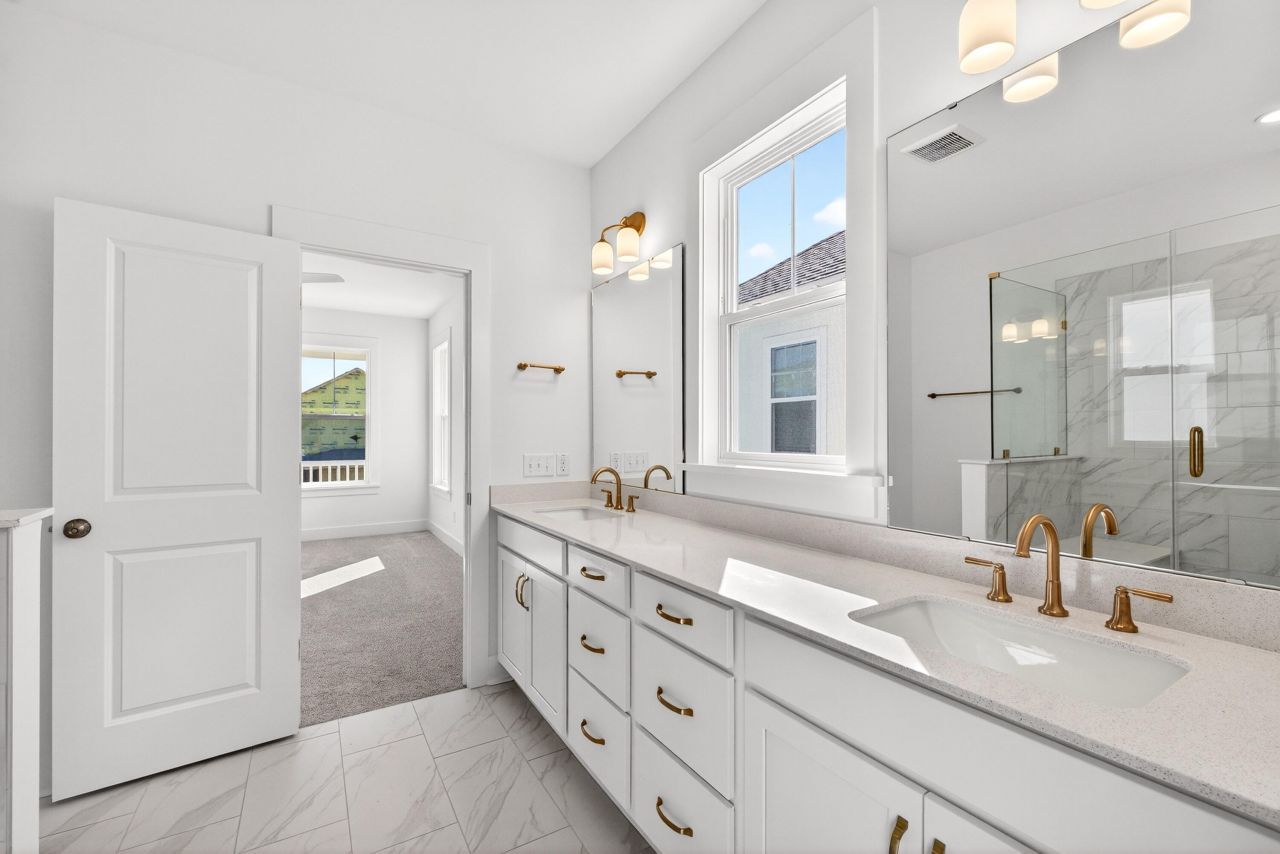 708 Rumbling Leaf Lane Photo 17